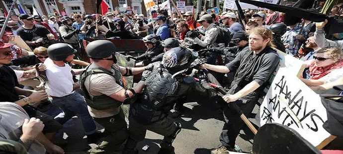Charlottesville, Trump: "Colpe da entrambe le parti"