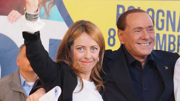 Berlusconi a Fratelli d'Italia e Lega: "Basta teatrini, uniti si vince"
