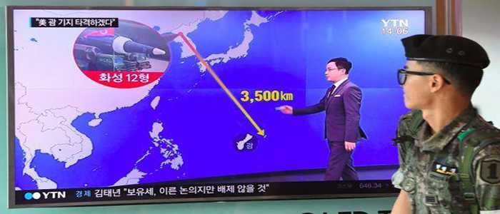 Corea Nord: 4 missili Hwasong -12 per attacco a Guam