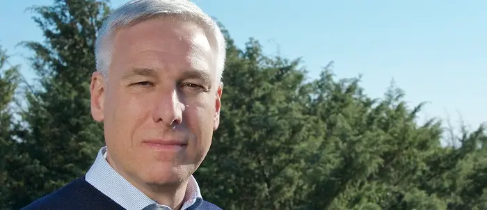 Il sindaco di Viareggio buttato fuori da locale della città