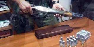 Armi: fucile a canne mozze scoperto tra la vegetazione nel Reggino