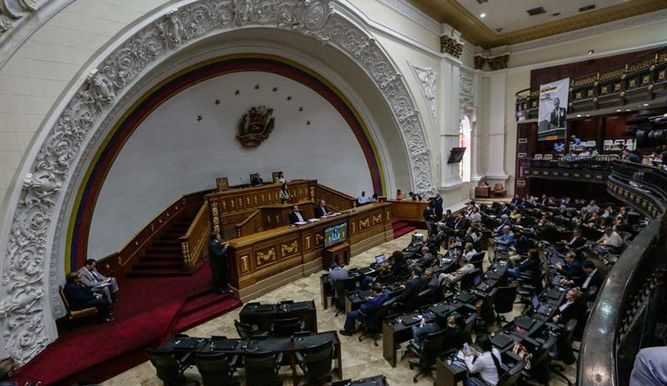 Venezuela: Costituente di Maduro occupa il Parlamento