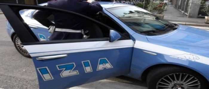 Crotone, cittadino segnala piromane e la Polizia lo arresta