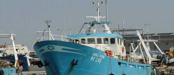 Due pescherecci siciliani attaccati in mare al confine tra Libia e Tunisia