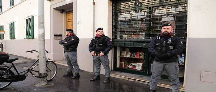 Firenze, bomba di capodanno: arrestati otto anarchici
