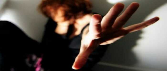 Bari, quindicenne violentata da 5 ragazzi