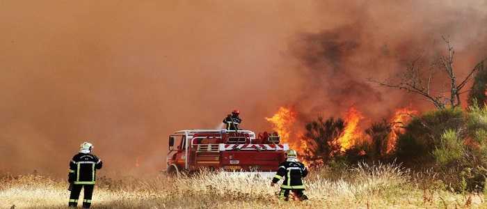 Francia, diecimila persone evacuate a causa di un incendio