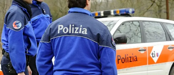 Svizzera, uomo armato di motosega ferisce 5 persone