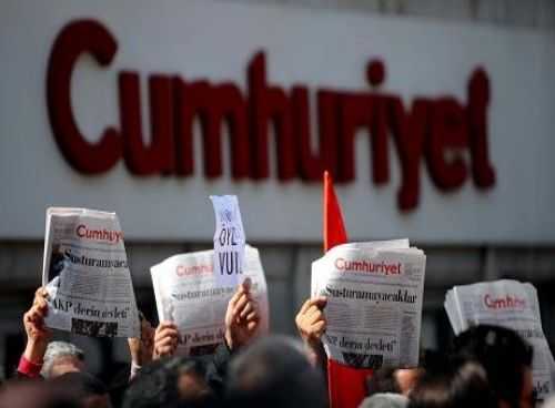 Turchia: inizio processo per Cumhuriyet, il giornale anti-Erdogan