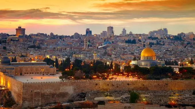 Gerusalemme, scontri fra polizia e fedeli: uccisi tre palestinesi e tre israeliani