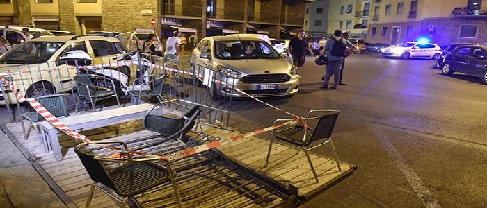 Firenze, furgone travolge tre bambini e una donna davanti una gelateria