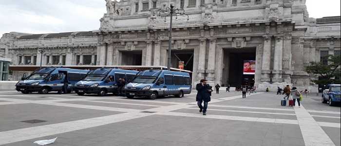 Milano, aveva tentato di accoltellare un agente: migrante scarcerato dopo 36 ore