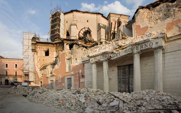 L'Aquila, dieci arresti per tangenti nella ricostruzione post-sisma