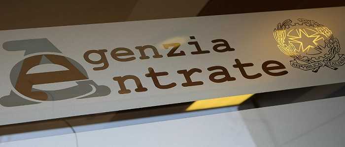 Agenzia delle Entrate: 12 dipendenti coinvolti per corruzione a Caserta