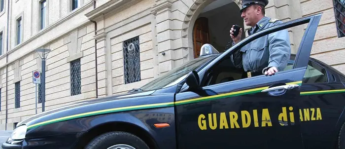 Assenteismo, con l'ambulanza a fare la spesa