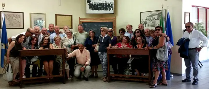 Al 'Telesio'! Un gruppo di ex studenti 50 anni fa conseguirono il diploma (Foto)