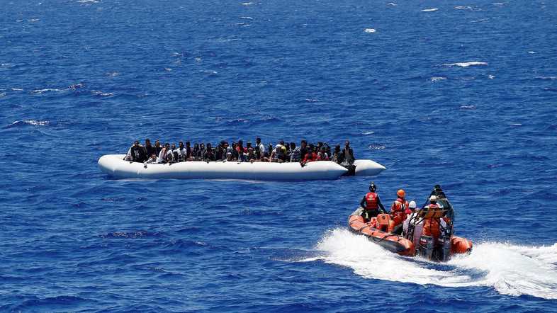 Naufragio al largo della Libia: 35 migranti dispersi
