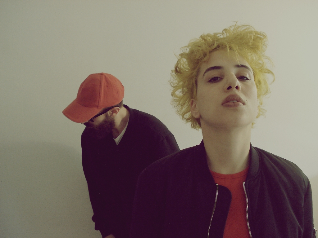 Parte da Milano la Jugoslavia dei Coma_Cose