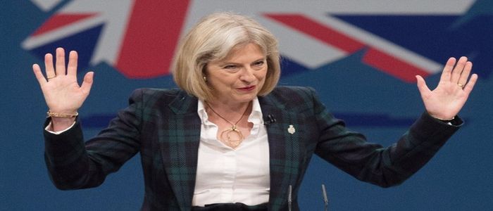 Brexit, la proposta di Theresa May per i cittadini UE