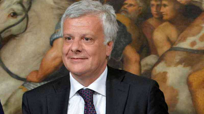 Rifiuti, Galletti: "Misure efficaci per evitare una nuova condanna da Bruxelles"