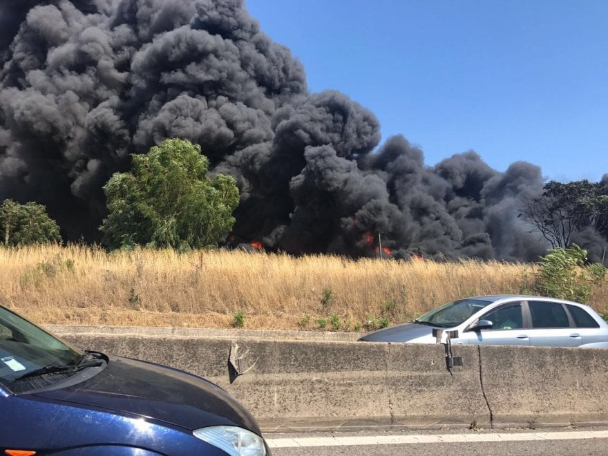Roma sud: in fiamme deposito Ama
