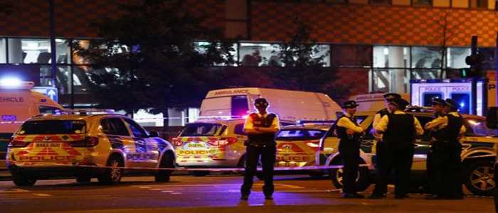 GB: Furgone su fedeli usciti da moschea a Londra "morti e feriti"