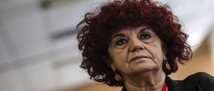 Ius soli, bagarre in Senato: ministro Fedeli finisce in infermeria