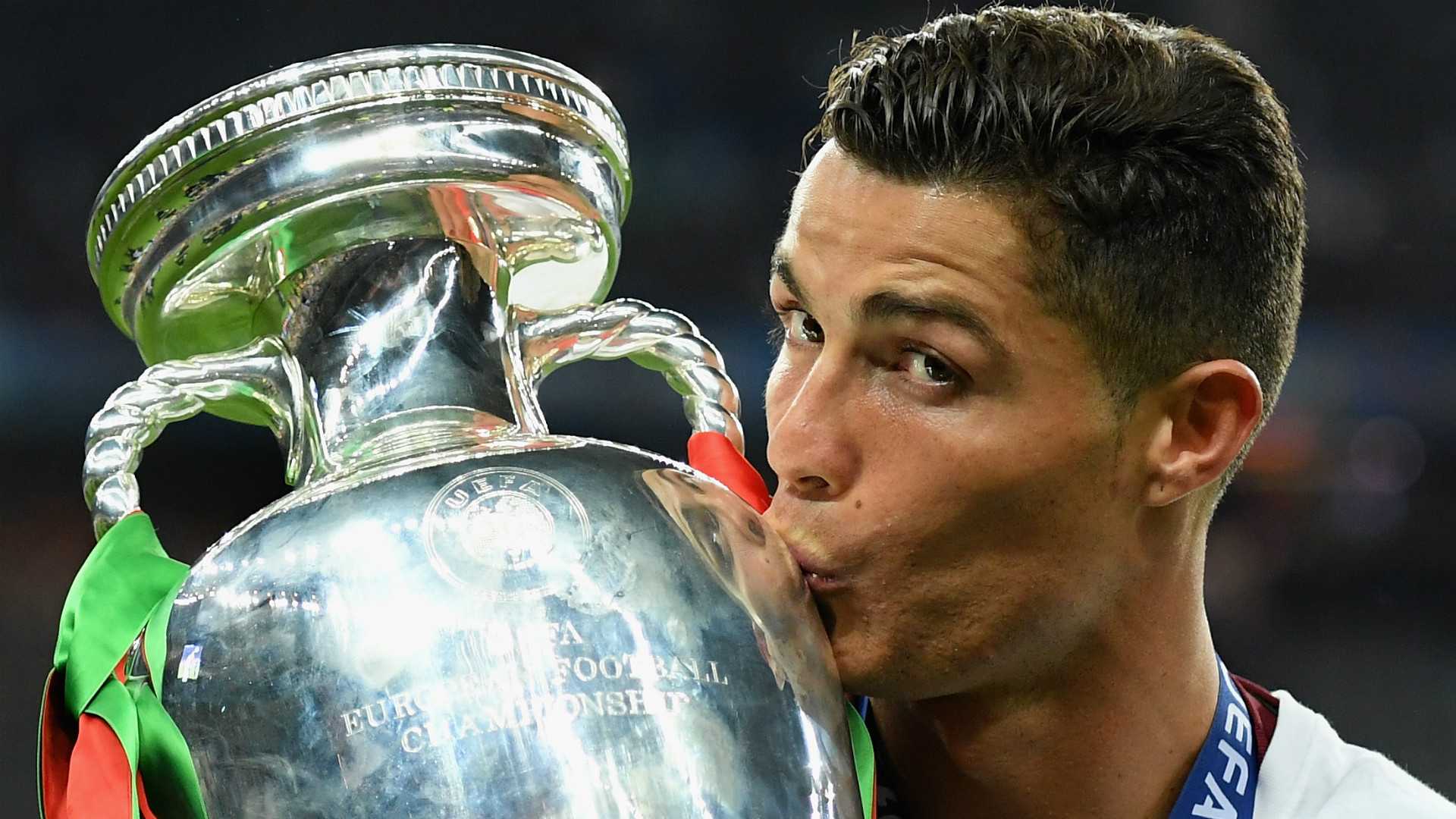 Calcio, Cristiano Ronaldo denunciato per frode fiscale. Media: "Evasi 14 milioni"