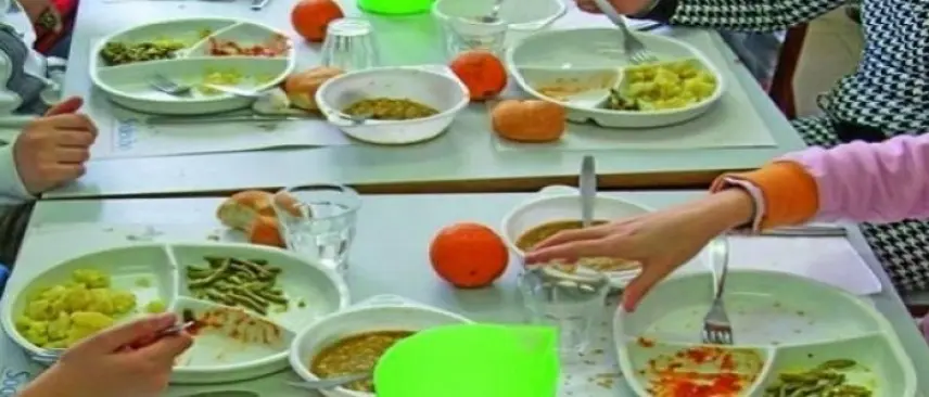 Napoli, bimbi intossicati a scuola. Escrementi nei cibi in mensa