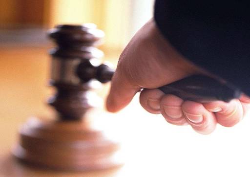 Bloccato il concorso per cancellieri: "Ha escluso i non italiani"