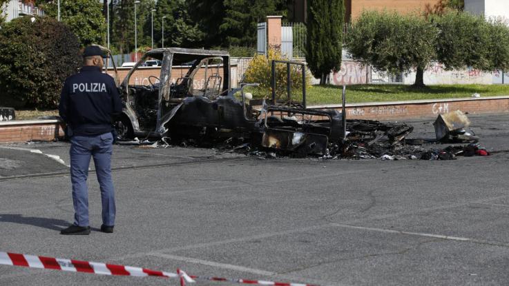 Roma, sorelline rom arse vive nel camper: fermato il presunto killer