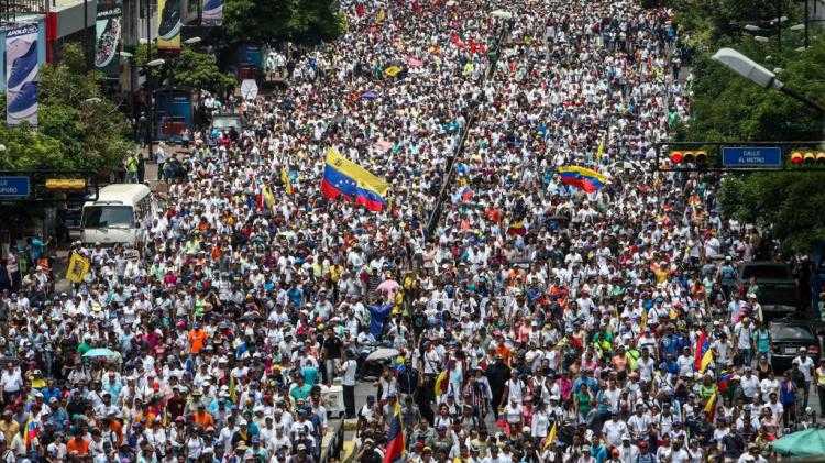 Venezuela: ucciso manifestante di 21 anni. Le vittime sono 66