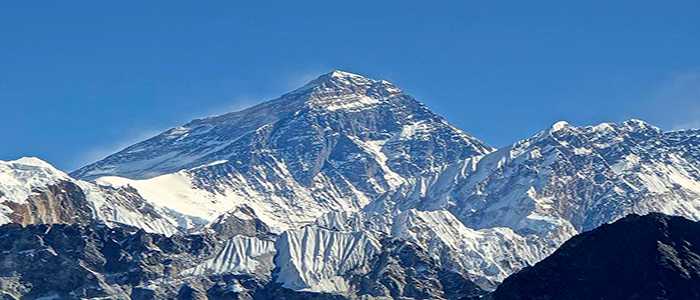 Kilian Jornet Burgada due volte su Everest, ma manca il record.