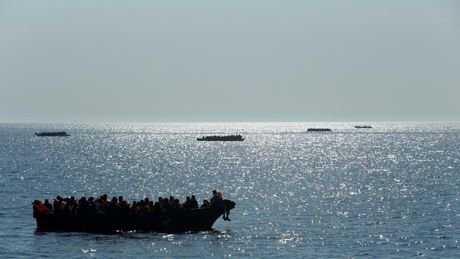 Taranto: approdati 465 migranti
