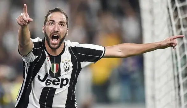 Serie A, è festa Juve: 3-0 al Crotone e Scudetto conquistato con una giornata d'anticipo