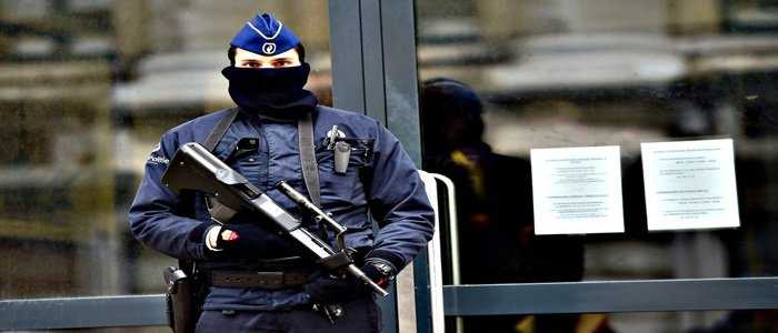 Milano, accoltellamento in stazione: Hosni indagato per tentato omicidio e per terrorismo