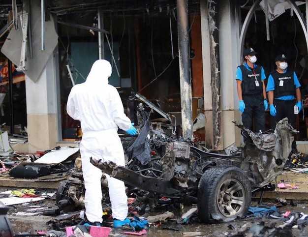 Thailandia, duplice attentato in un centro commerciale: almeno 56 feriti