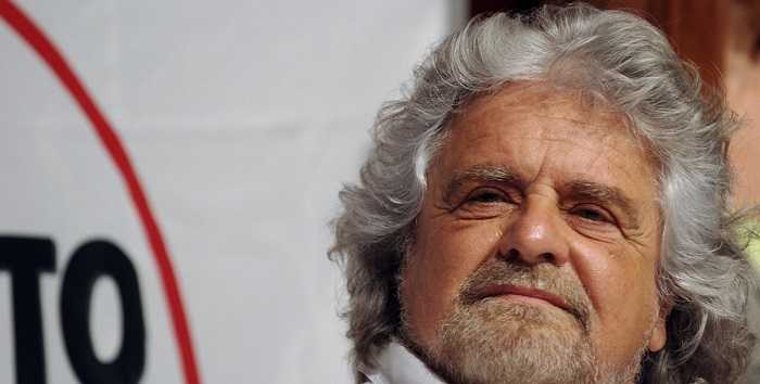 L'emergenza rifiuti a Roma, Grillo: "Colpa del M5s? Gestita dal Pd con Mafia Capitale"