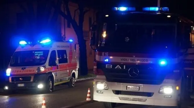 Incidente stradale. Foggia, va a sbattere contro un albero: morto uomo di 42 anni