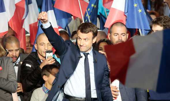 Macron si prende la Francia, sulle note dell'Inno alla Gioia