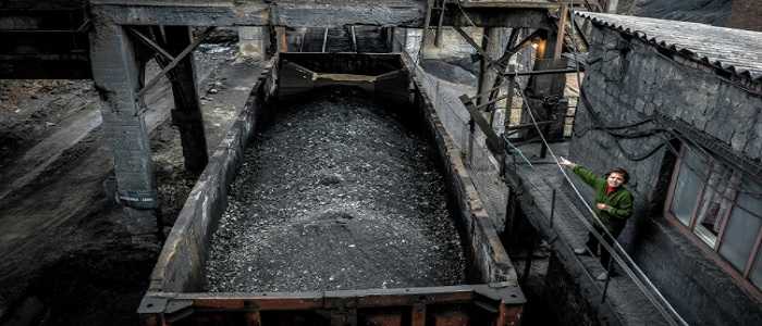 Cina, fuga di gas in una miniera di carbone. 18 morti
