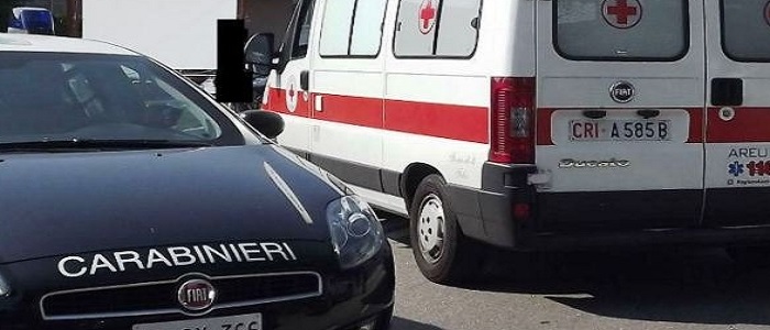 Bari, auto finisce fuori strada e si ribalta. 4 morti e una donna grave