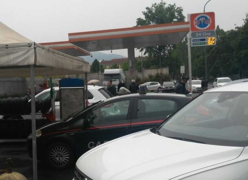 Torino: rapinatori sparano ad un benzinaio. L'uomo non è in pericolo di vita