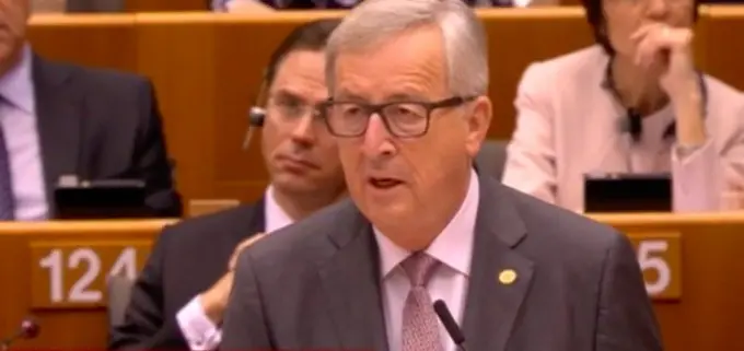 UE, Juncker elogia l'Italia: "Sulla crisi migratoria ha salvato l'onore dell'Europa"