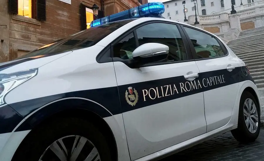 Roma, ambulante fugge durante un controllo e muore. I vigili: "nessun inseguimento"