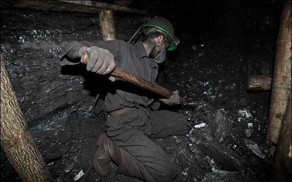 Iran, esplosione in una miniera: numerosi operai intrappolati