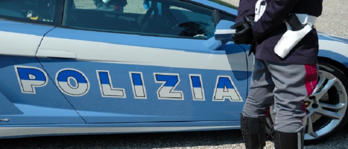 Donna accoltellata nel Salernitano. Si sospetta raptus di un cliente