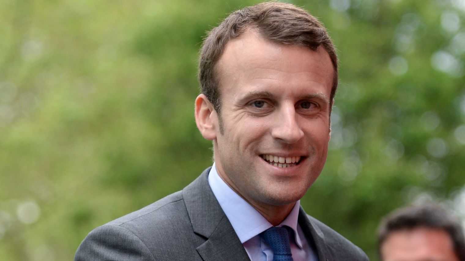 Francia, Macron lancia un monito: "Riformare Ue o si rischia Frexit"
