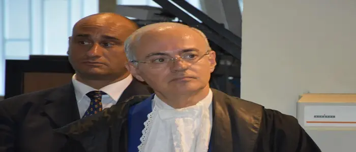 Migranti, il pm  Zuccaro davanti al Csm. Di Maio protesta