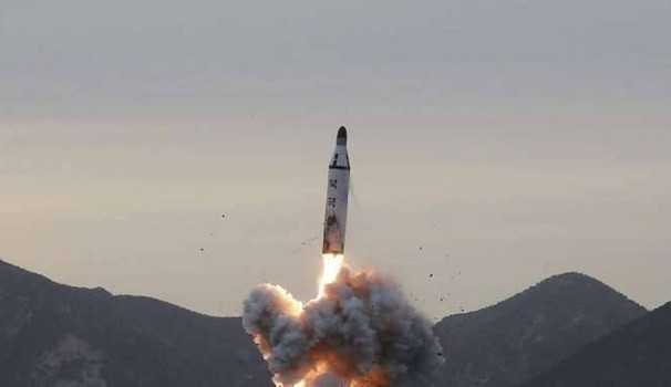 Corea del Nord testa missile, ma fallisce.  Giappone in allerta